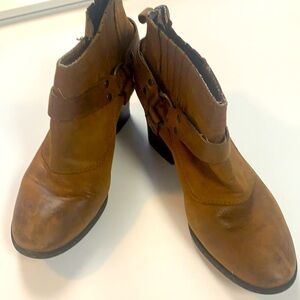 Born Concept ankle leather boots size 8.5